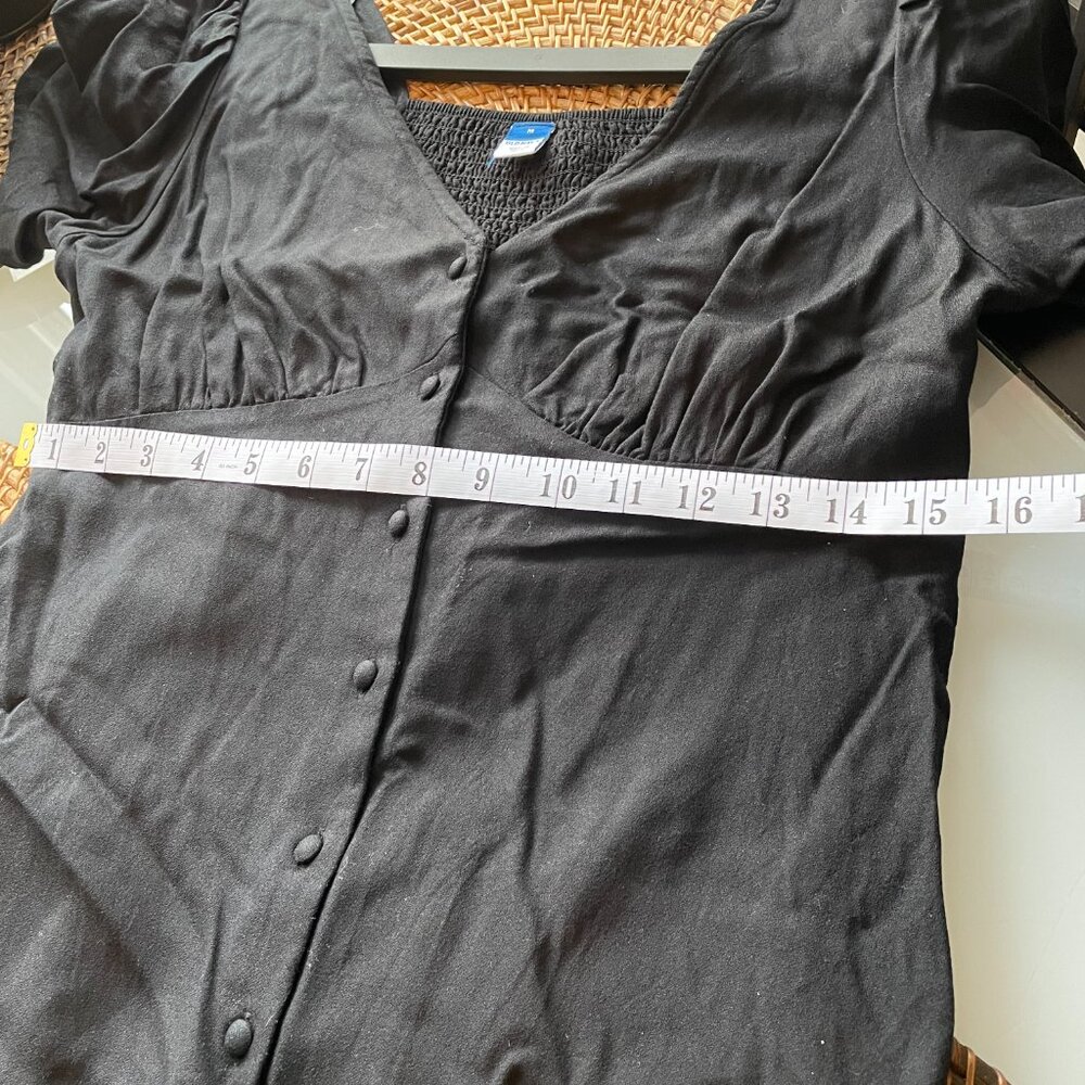 Old Navy Button Smocked Back Flutter Sleeve Dress M NWOT - Picture 5 of 9